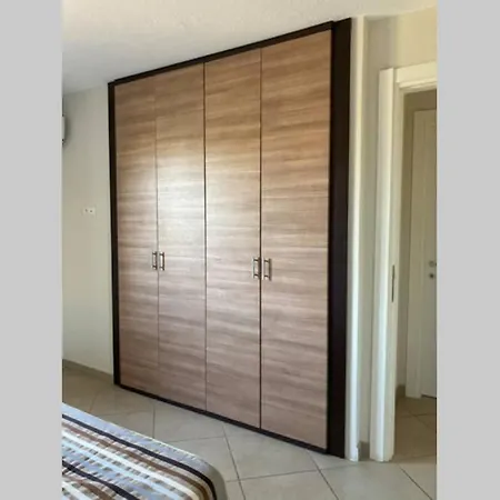 Salina Bay Vecchio Apartment *